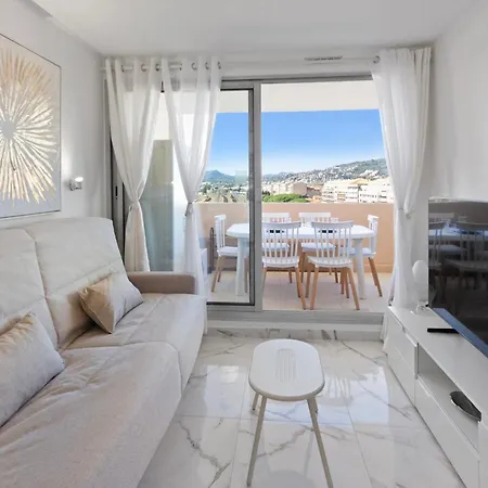 Διαμέρισμα Le Rivierapeacefulswimming Poolcar Parkseafront *